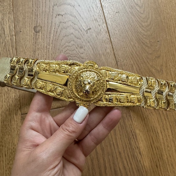 Judith Lieber Vintage 80s Lionshead Adjustable Snakeskin Belt - Cream & Gold - Picture 2 of 13